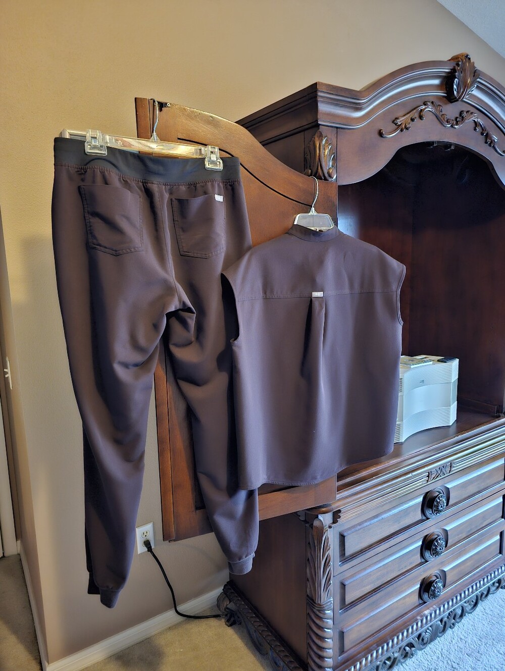 Figs Espresso Zamora Scrub Set - Picture 3 of 6